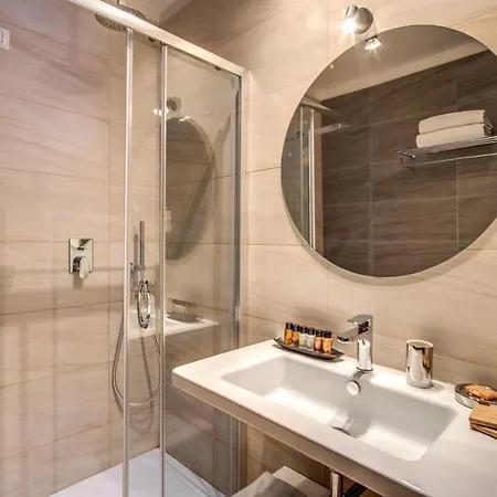 Mz 3* روما